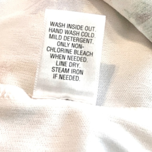 Flirty Spring/Summer Floral Design Dress Size L - Picture 4 of 5